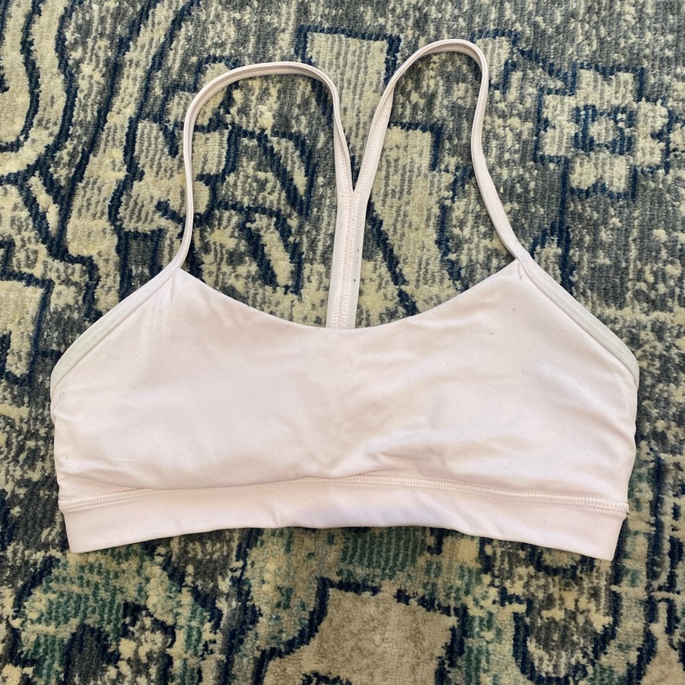 Light pink lululemon sports bra
